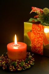 クリスマスプレゼントとキャンドル