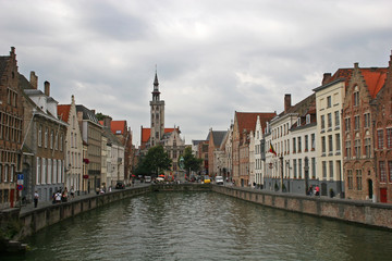 Fototapeta na wymiar canal in Bruges