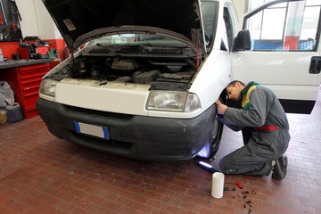 repairing car
