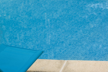 invitation &agrave; la d&eacute;tente