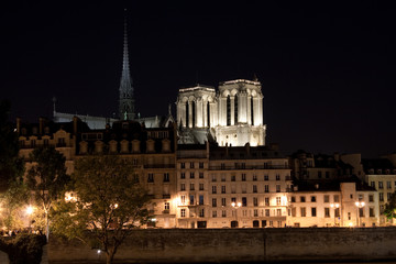 Fototapeta na wymiar Tours de Notre Dame de Paris