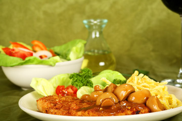 Jägerschnitzel mit Spätzle