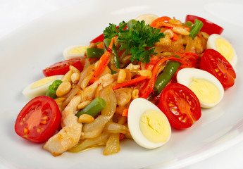 Fresh salad with vegetables and chiken