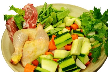 Plat de légumes et viandes