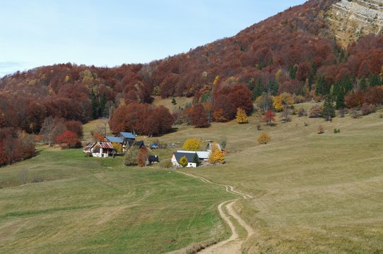 hameau en pleine campagne - chartreuse