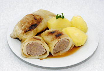 Kohlroulade mit Kartoffeln