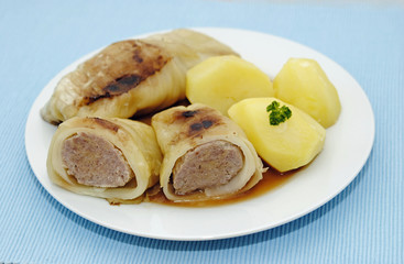 Kohlroulade mit Kartoffeln