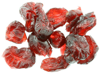 baies canneberge fruits rouges secs antioxydant fond blanc