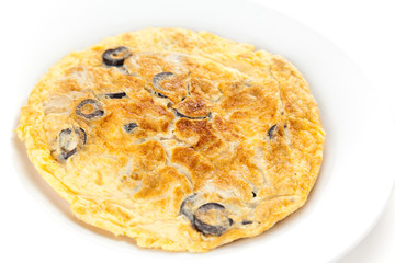 mushrooms olives and potatoes omelette
