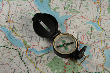 Fototapeta na wymiar Compass and the map