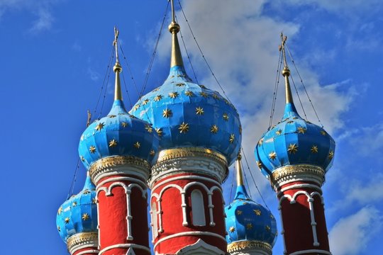 Zwiebelt&uuml;rme bei Moskau (Uglitsch) - Domes near Moscow