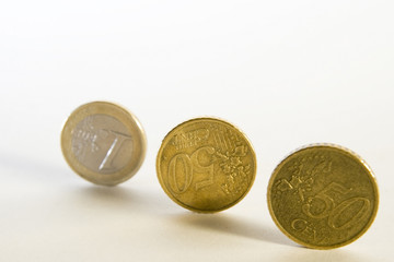monedas de pie