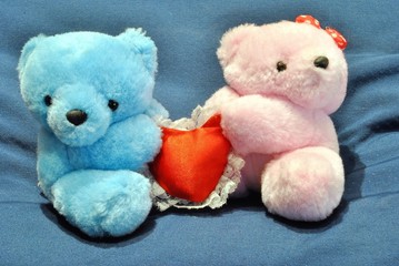 Coppia di orsetti innamorati