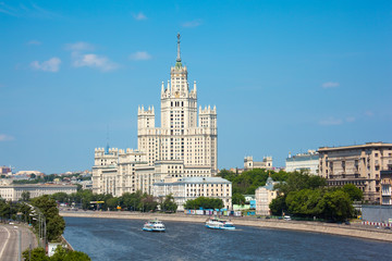 Naklejka na ściany i meble Stalin wieżowiec na Kotelnichesky nabrzeża w Moskwie.