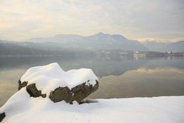 Lago in inverno