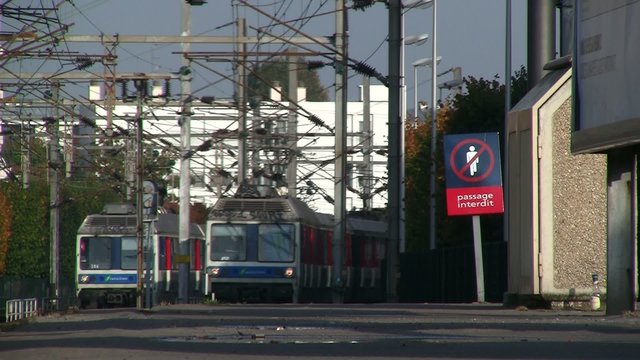 entr&eacute;e en gare