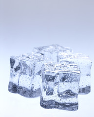 Obraz premium Abstract background with frozen water, ice cubes