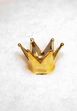 Snow crown