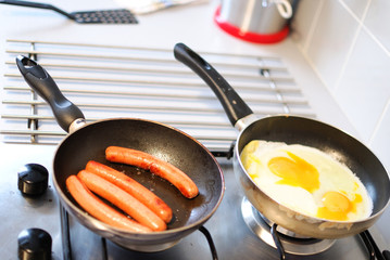 Oeuf au plat, saucisses