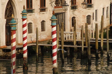 Venedig - Anlegestelle vor dem Palazzo Cavalli-Francetti - obrazy, fototapety, plakaty