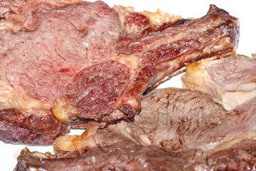Côtes de boeuf grillées