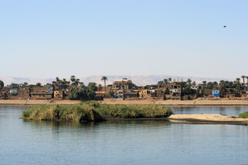 Fototapeta premium West bank of the Nile south of Luxor 2