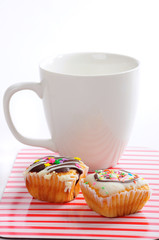 Muffins with drink