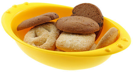 coupelle jaune biscuits fond blanc