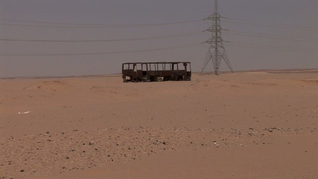 Schrott Bus in Wüste