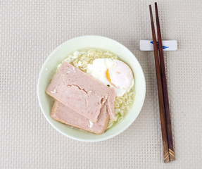 instant noodle with ham and egg