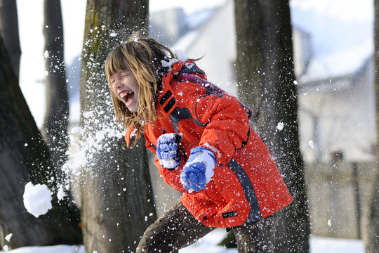childhood, fighting with snowballs