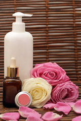 Fototapeta na wymiar Spa products with roses