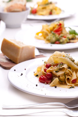 Nudeln, Parmesan und Gemüse