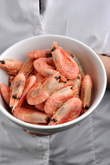 some fresh organic prawns ready to prepare