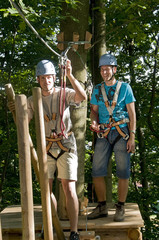 Spass haben im Waldseilpark