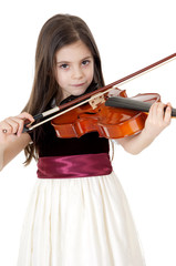 bambina che suona il violino