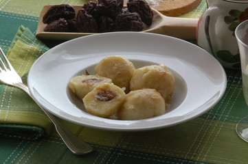Knodel alle prugne - Primi piatti