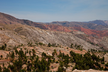 Fototapeta na wymiar Rote Erde - Andenlandschaft in Peru