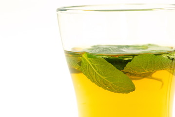 th&eacute; vert &agrave; la menthe