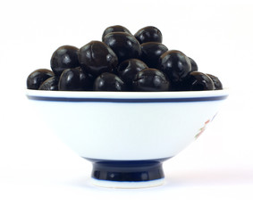Black olives in bowl
