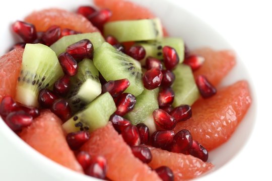 Obstsalat mit Granatapfel Kiwi Grapefruit