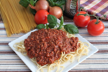 Spaghetti mit Hackfleischsosse