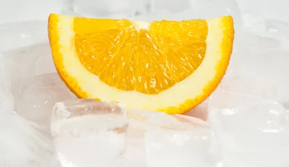 Tischdecke Orange auf Eis © cristi lucaci