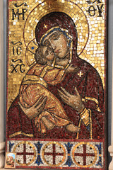 Fototapeta na wymiar Ikona Maryi w Świątyni Pokrova Na Nerli