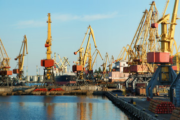 Fototapeta na wymiar In a sea port