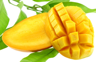 tranches mangue feuilles fond blanc