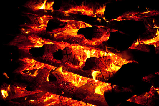 Brennender Scheiterhaufen