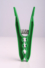 green clothes pin, wäscheklammer