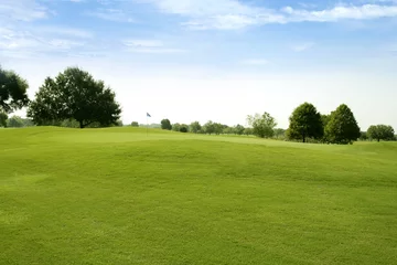 Poster Beautigul Golf Sportplätze mit grünem Rasen © lunamarina
