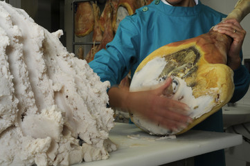 Stuccatura del prosciutto crudo